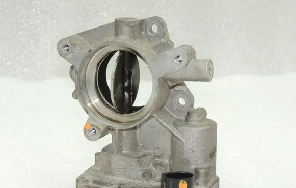 Opel Zafira C Throttle body valve 55582105