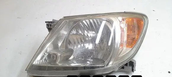 Toyota Hilux (AN10, AN20, AN30) Headlight/headlamp DEFECT