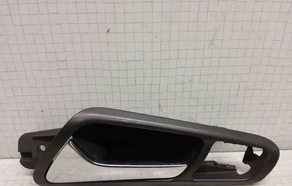 Volkswagen PASSAT B6 Front door interior handle 3C1837113