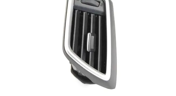 Nissan Qashqai Dashboard air vent grill cover trim 687614EA0A