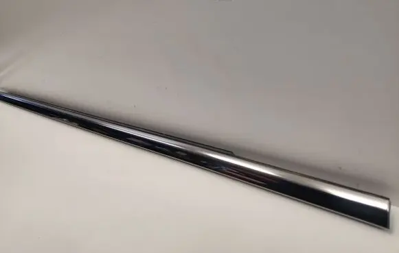 Chrysler Pacifica Door glass trim 