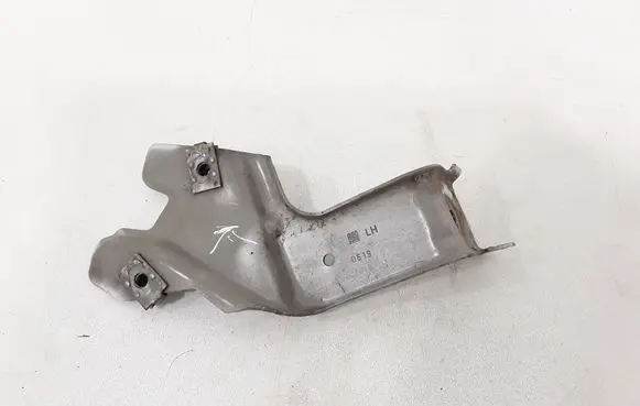 Opel Insignia A Fender mounting bracket