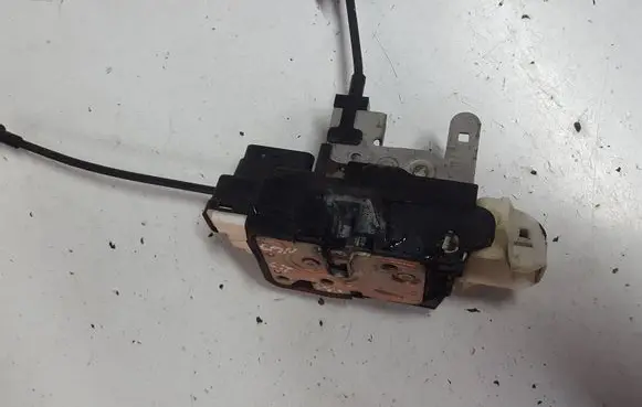 Volvo V40 Rear door lock 31301427 933386102