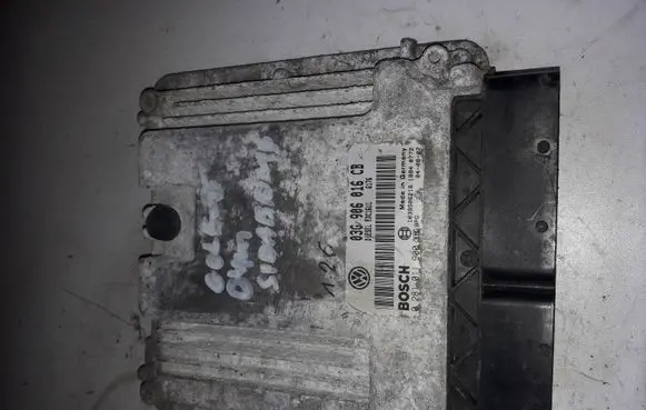 Volkswagen Golf V Engine control unit/module 0281011900