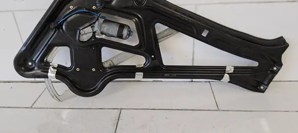 Mercedes-Benz Sprinter W901 W902 W903 W904 Front door electric window regulator 0130821734