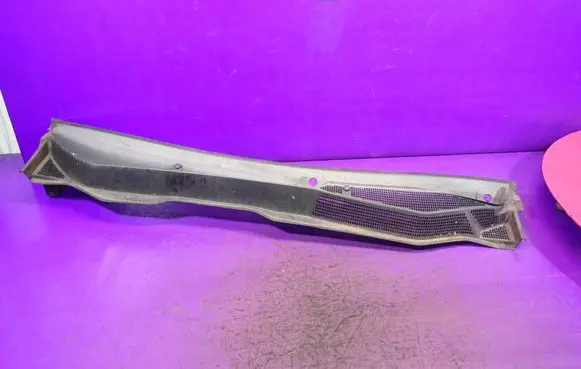 Opel Astra H Wiper trim 