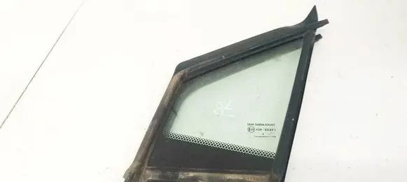Suzuki SX4 S-Cross Front door vent window glass four-door 