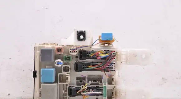 Toyota Prius (XW20) Fuse box set 8273047290