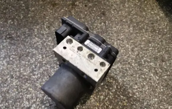 BMW 5 E60 E61 ABS Pump 0265950666