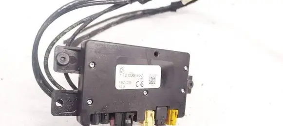 Volkswagen Touran I Antenna control unit 1T0035530