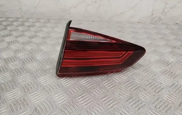 Volkswagen e-Golf Tailgate rear/tail lights 5G0945094AG