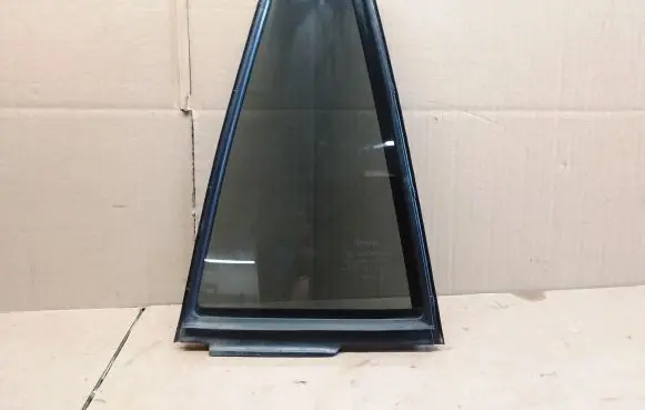 Toyota RAV 4 (XA40) Rear vent window glass 43R0077953 6818942050