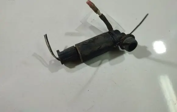 Toyota Avensis T250 Windscreen/windshield washer pump 