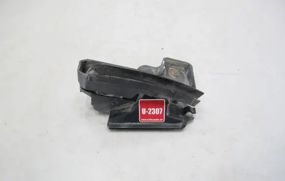 Audi A6 S6 C6 4F Bumper support mounting bracket corner 