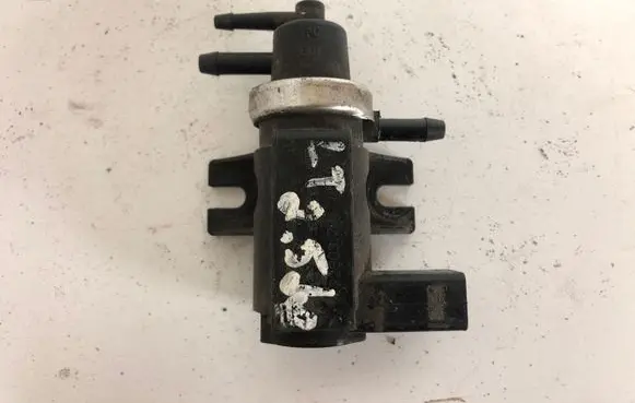 Volkswagen II LT Vacuum valve 1J0906627