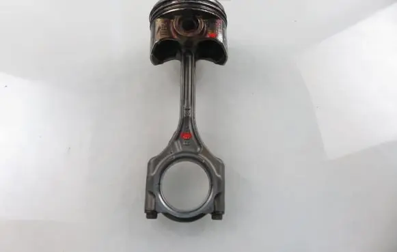 Honda Insight Piston with connecting rod 