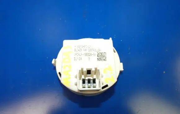 Mazda 3 II Heater blower motor/fan resistor UPDALF19E624