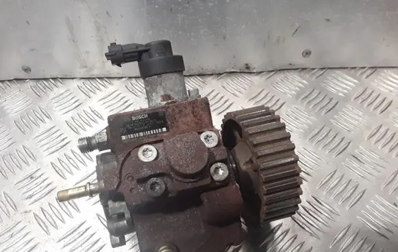 Peugeot Partner Fuel injection high pressure pump 0445010102 9656300380