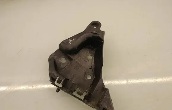 Volvo XC60 Front bumper mounting bracket 30764619