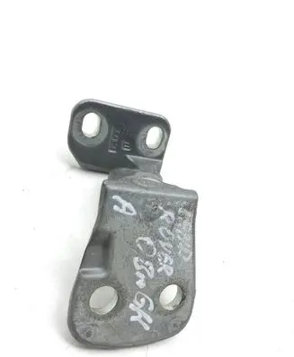 Land Rover Discovery 3 - LR3 Rear door lower hinge BDB780072