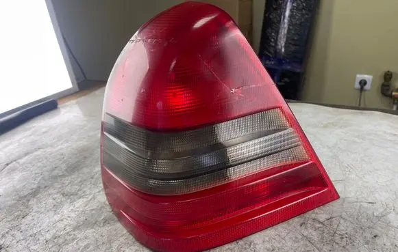 Mercedes-Benz C W202 Rear/tail lights 2028201164