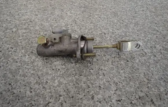 Mitsubishi Grandis Clutch master cylinder