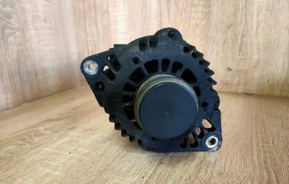 Opel Zafira B Generator/alternator 98031154CR