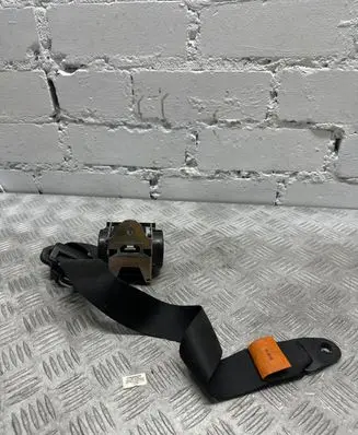 Ford Focus C-MAX Front seatbelt 601704600