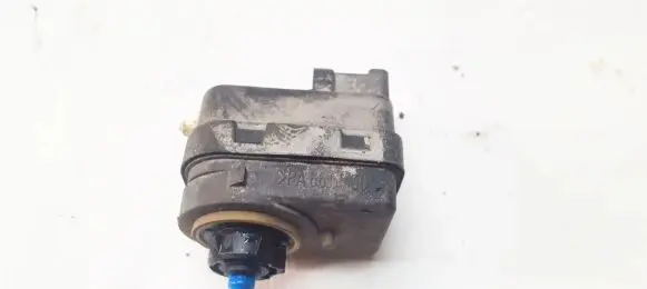 Headlight level adjustment motor