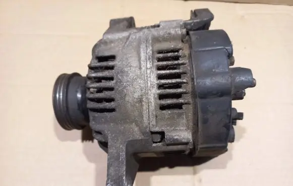 Renault Kangoo I Generator/alternator 7700870279