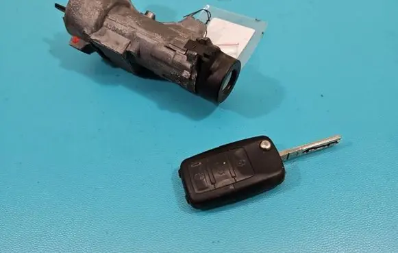 Volkswagen PASSAT B5.5 Ignition lock 4B0905851A IMPRK1421198