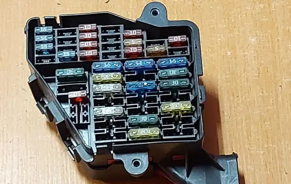 Audi A6 S6 C6 4F Fuse box set 8D2941824