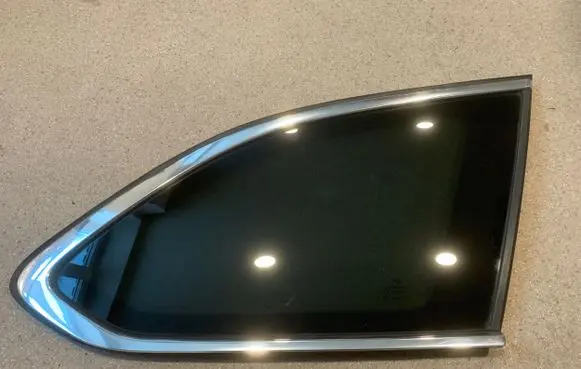 BMW 5 G30 G31 Rear side window 7387468