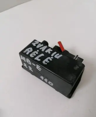 Mercedes-Benz CLS C219 Glow plug pre-heat relay 0255452832