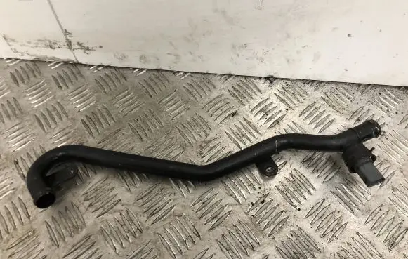 Volkswagen PASSAT B7 Engine coolant pipe/hose 5N0121065