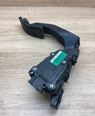 Audi A8 S8 D3 4E Accelerator throttle pedal 4E1723523B 6PV008026 HLO