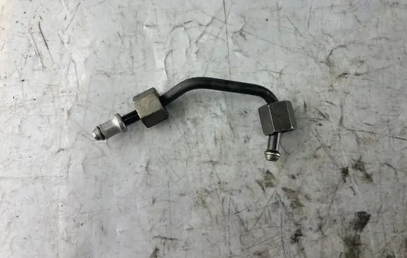 Fuel injector supply line/pipe