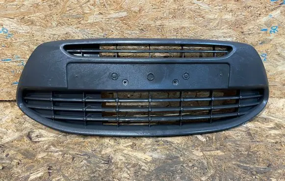 Front bumper upper radiator grill