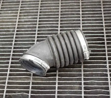 Ford Focus Air intake hose/pipe 1068175S02