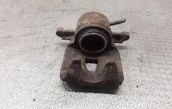 Toyota Previa (XR30, XR40) II Front brake caliper 