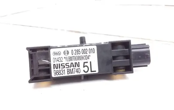 Nissan Almera Airbag deployment crash/impact sensor 0285002010 98831BM740