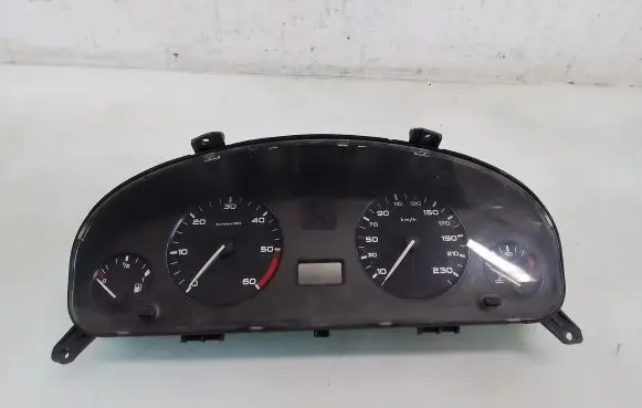 Peugeot 406 Speedometer (instrument cluster) 87001370