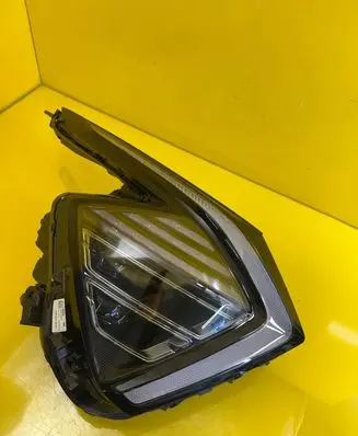 KIA Sportage Headlight/headlamp 92102R2000