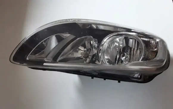Volvo V60 Headlight/headlamp 31358099