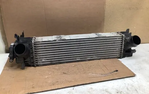 BMW 3 G20 G21 Intercooler radiator 8592701