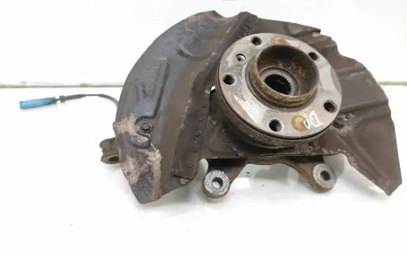BMW X5 E53 Front wheel hub spindle knuckle