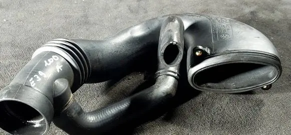 BMW 5 E39 Air intake hose/pipe 7786639 3712247304
