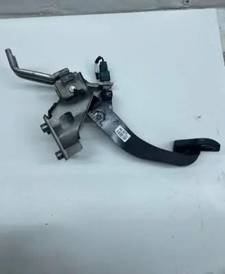 Hyundai Santa Fe Brake pedal 32800-s1910