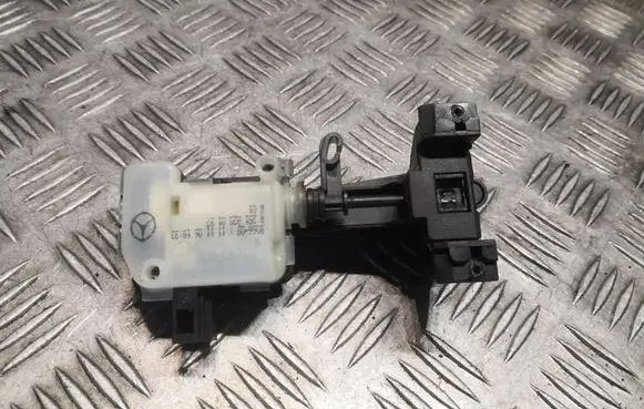 Mercedes-Benz ML W164 Fuel tank cap lock A2518200197 2518200197
