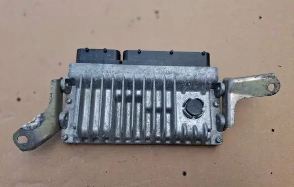 Toyota Yaris Engine control unit/module 0DL01